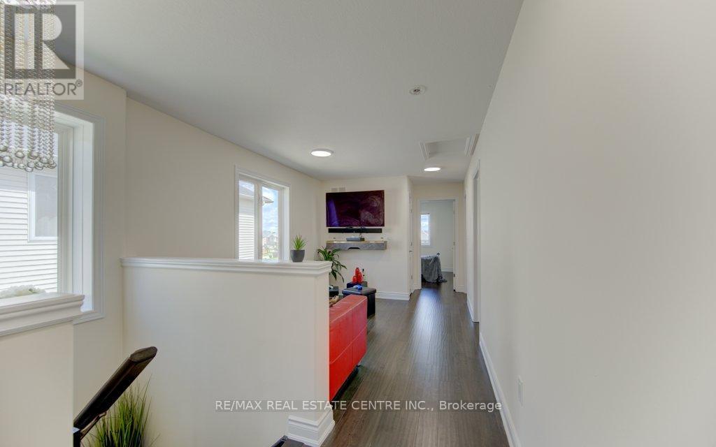 42 GREENWATER STREET - 22