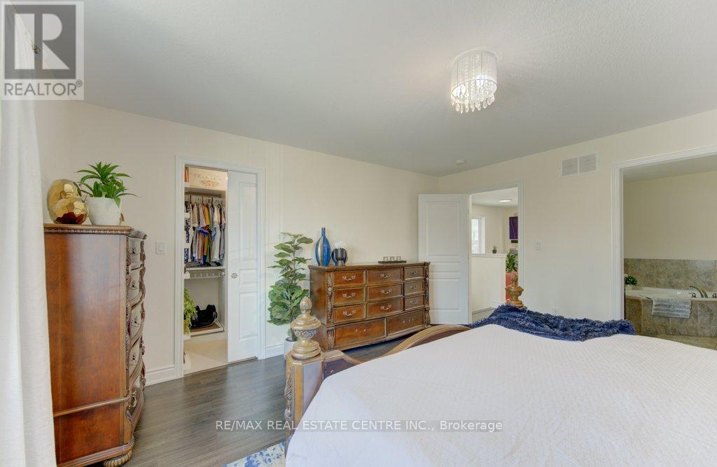 42 GREENWATER STREET - 28
