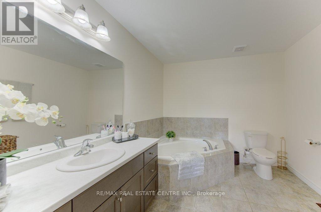 42 GREENWATER STREET - 29