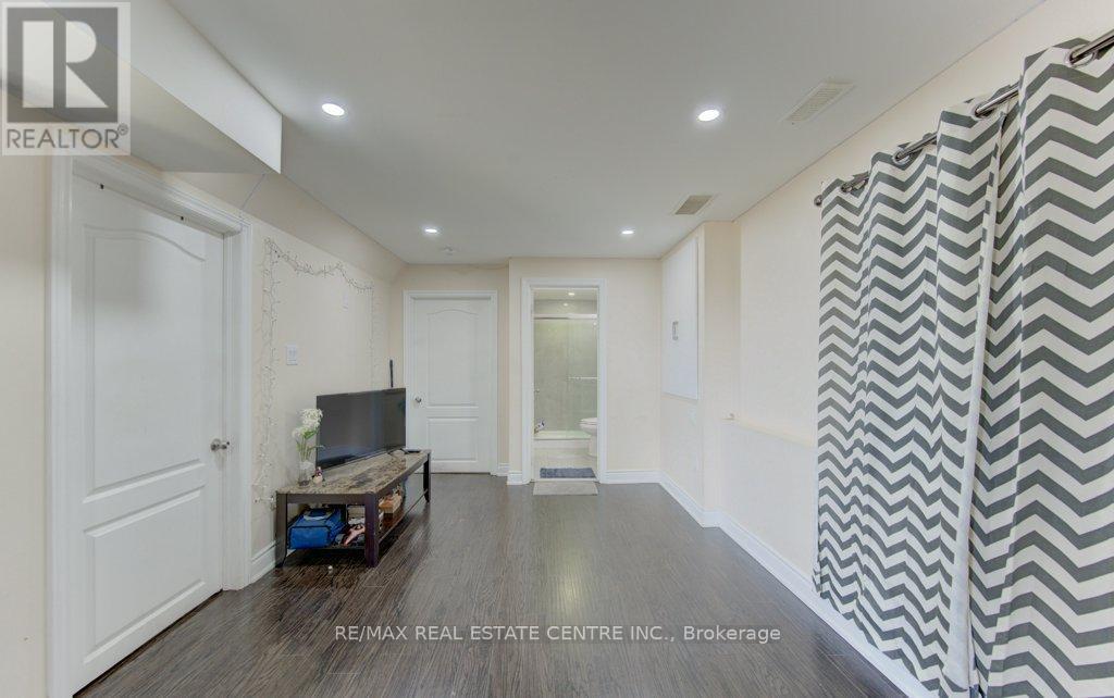 42 GREENWATER STREET - 33
