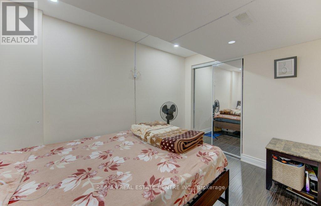 42 GREENWATER STREET - 35