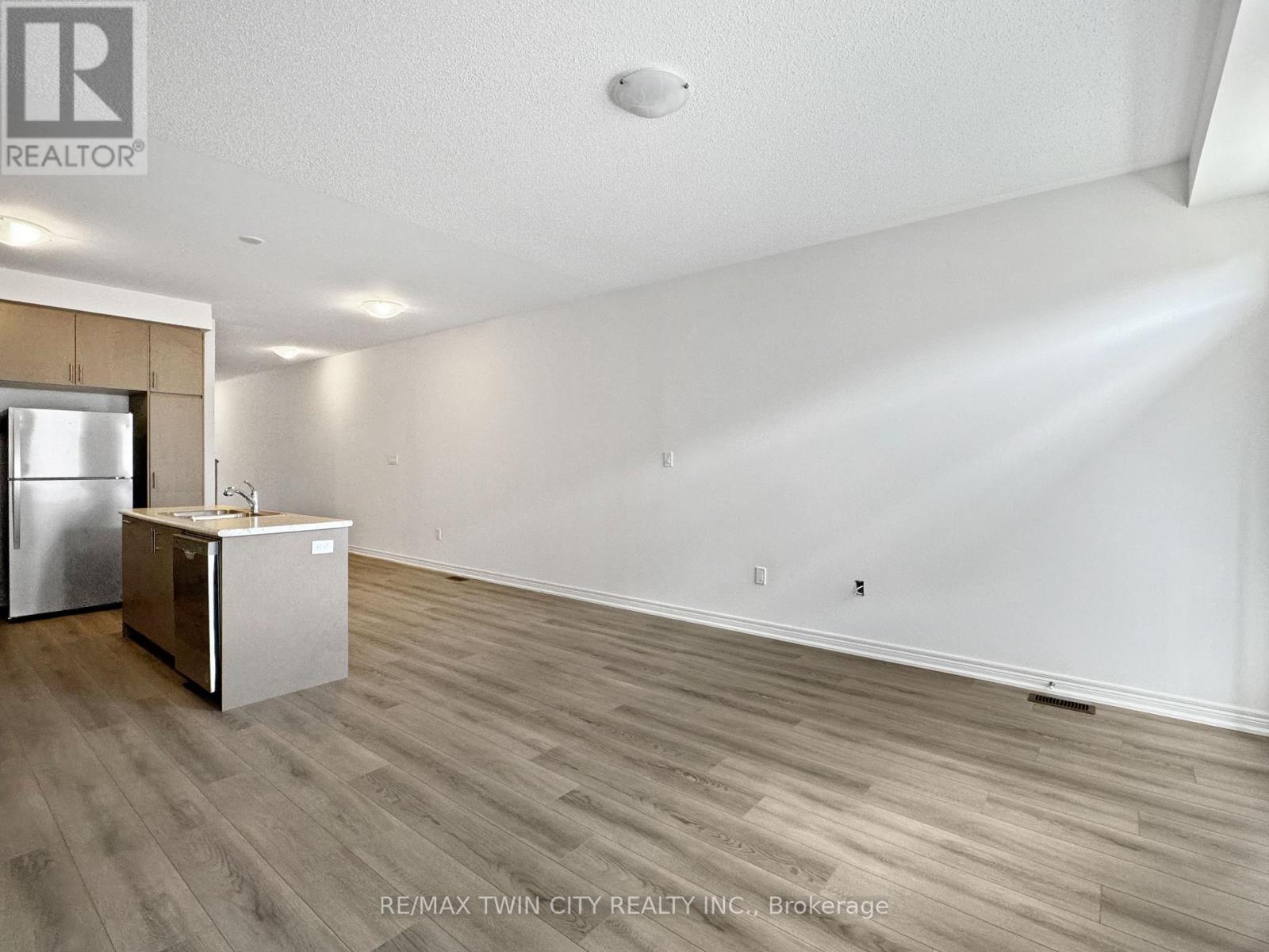82 GLEDHILL CRESCENT - 11