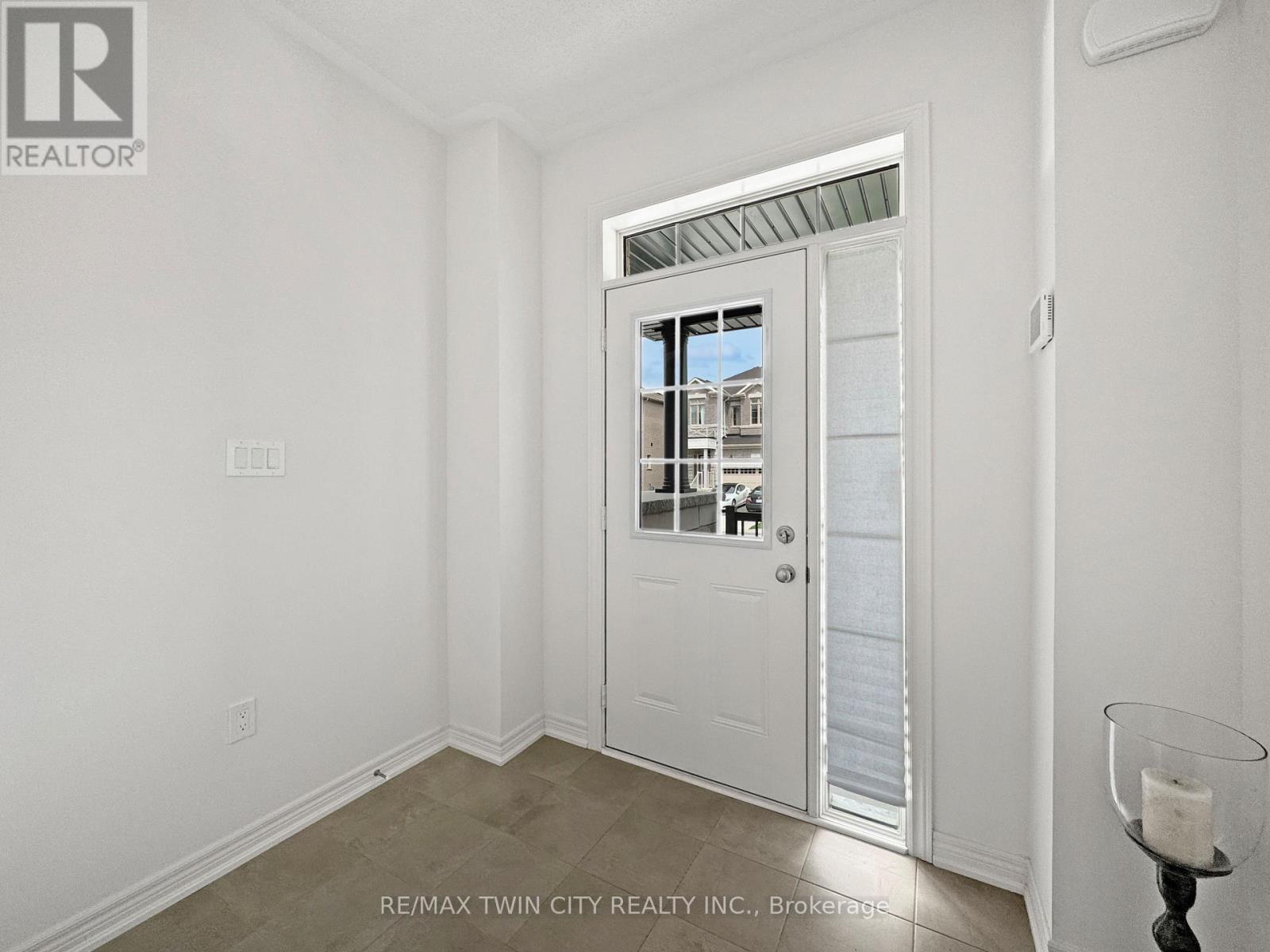 82 GLEDHILL CRESCENT - 2