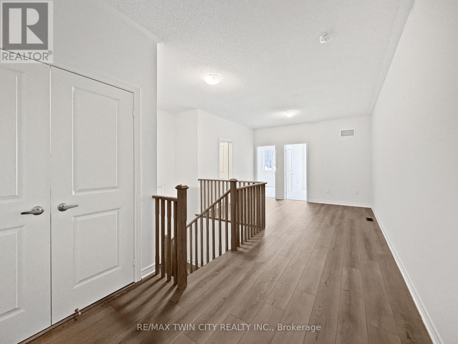 82 GLEDHILL CRESCENT - 31