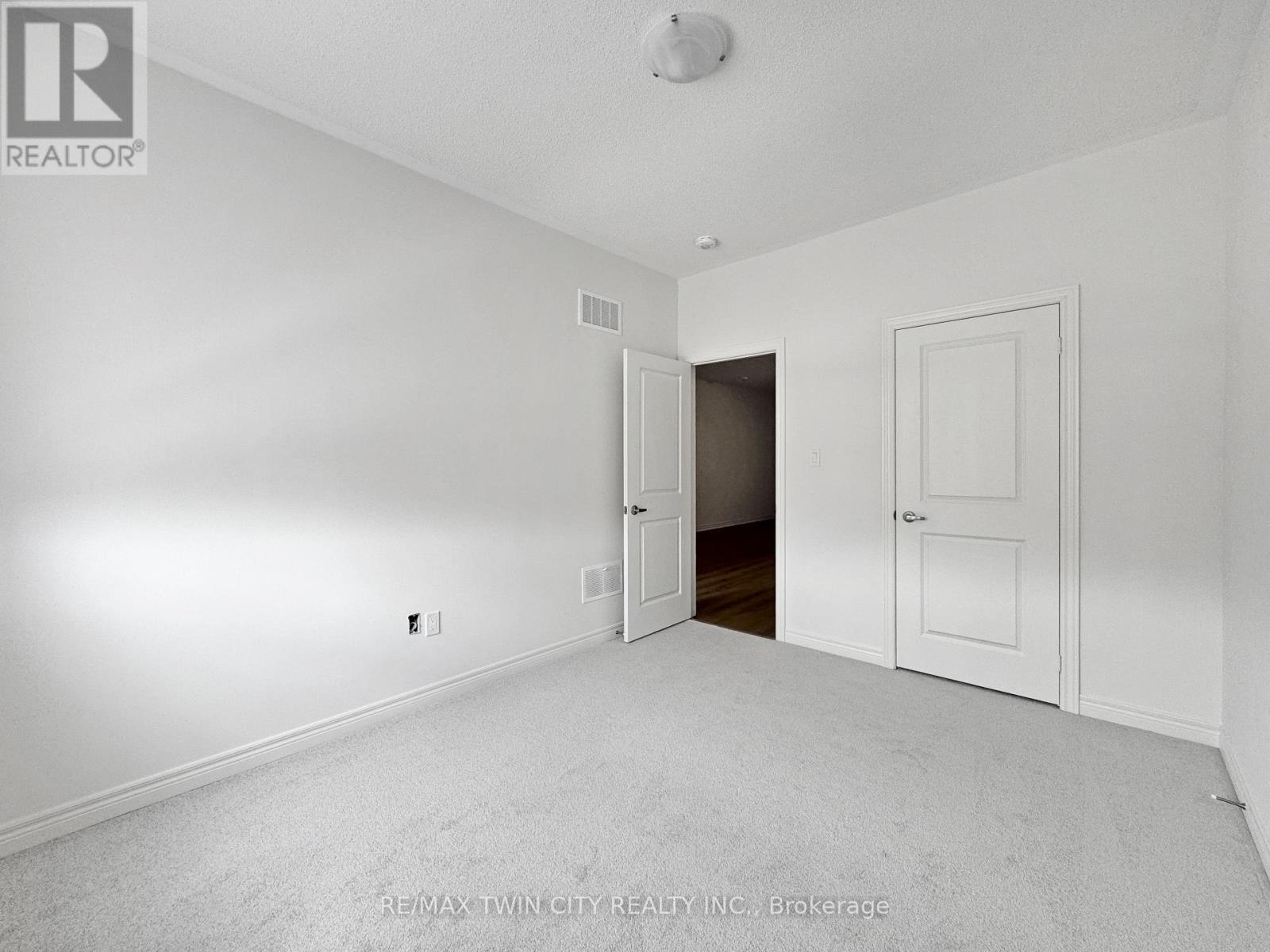 82 GLEDHILL CRESCENT - 37