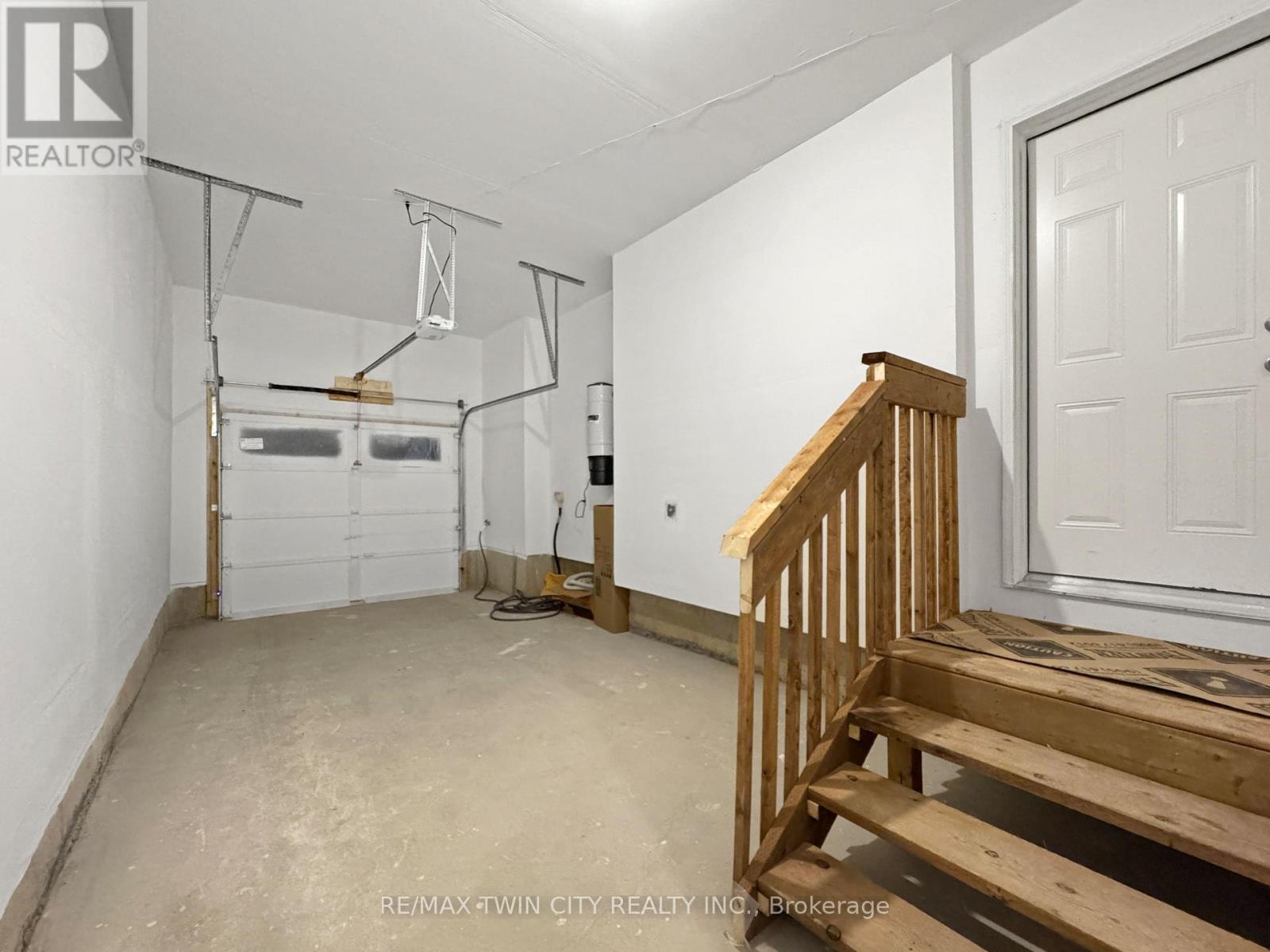 82 GLEDHILL CRESCENT - 46