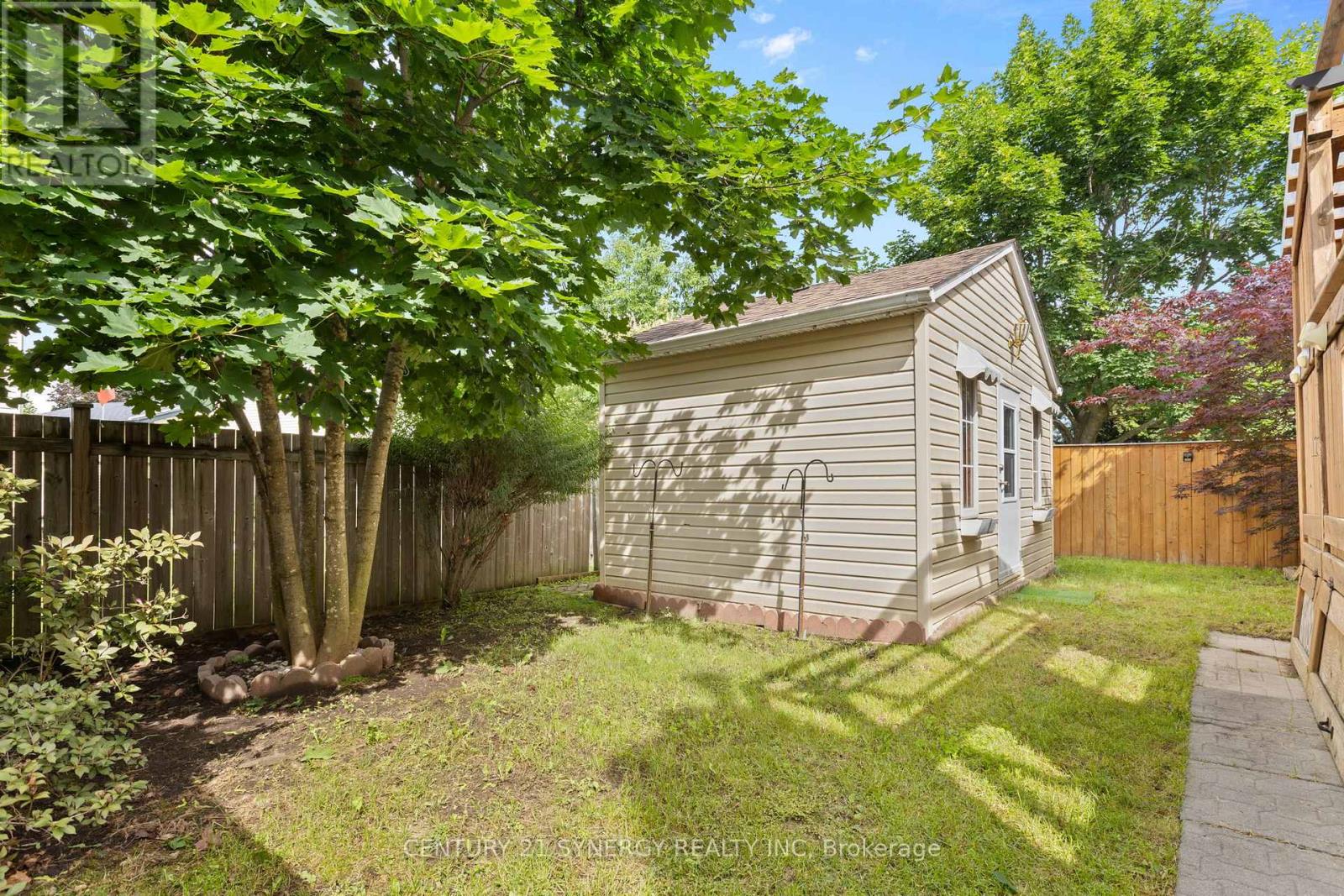 1626 PRESTWICK DRIVE - 42