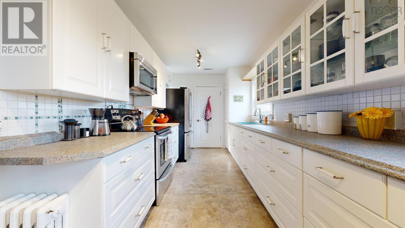 60 Cove Road - 13