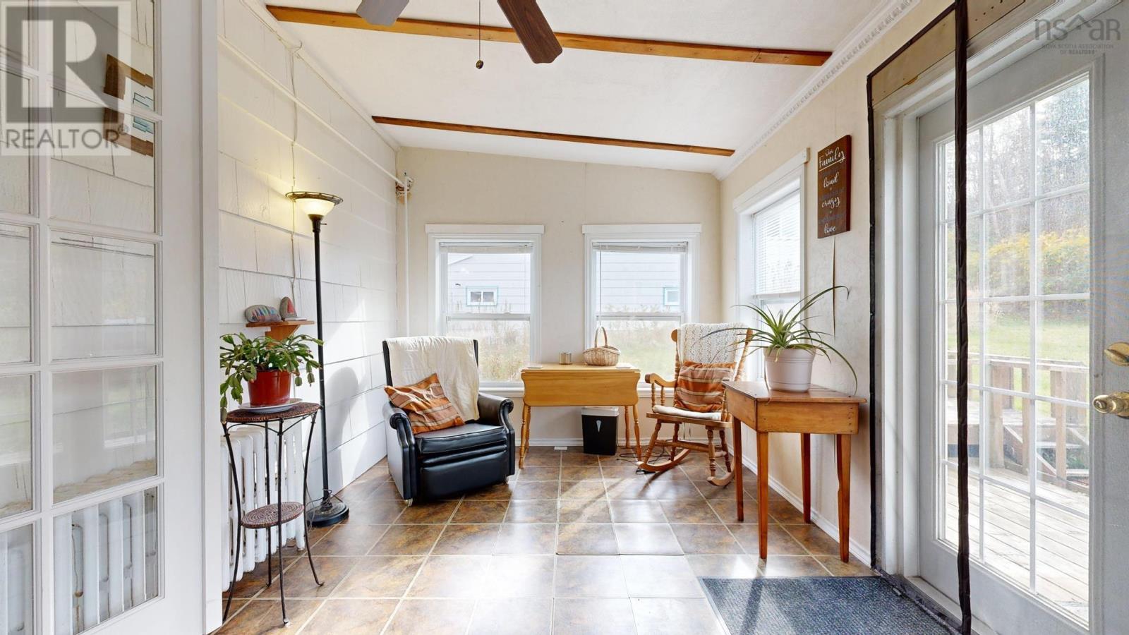 60 Cove Road - 12