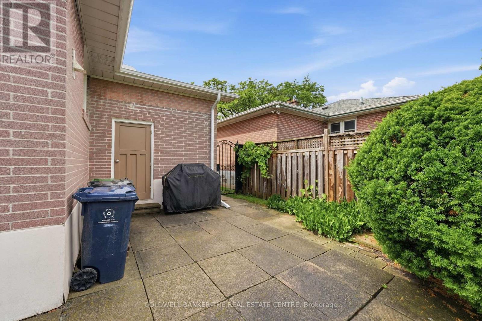 40 BENWAY DRIVE - 23