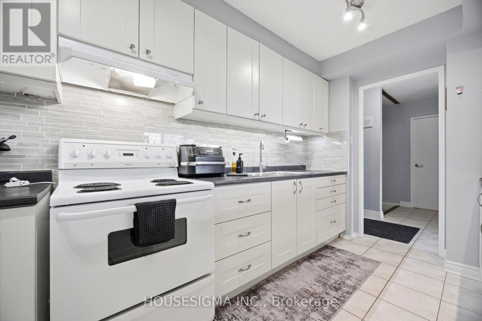 #408 2929 AQUITAINE AVENUE - 11