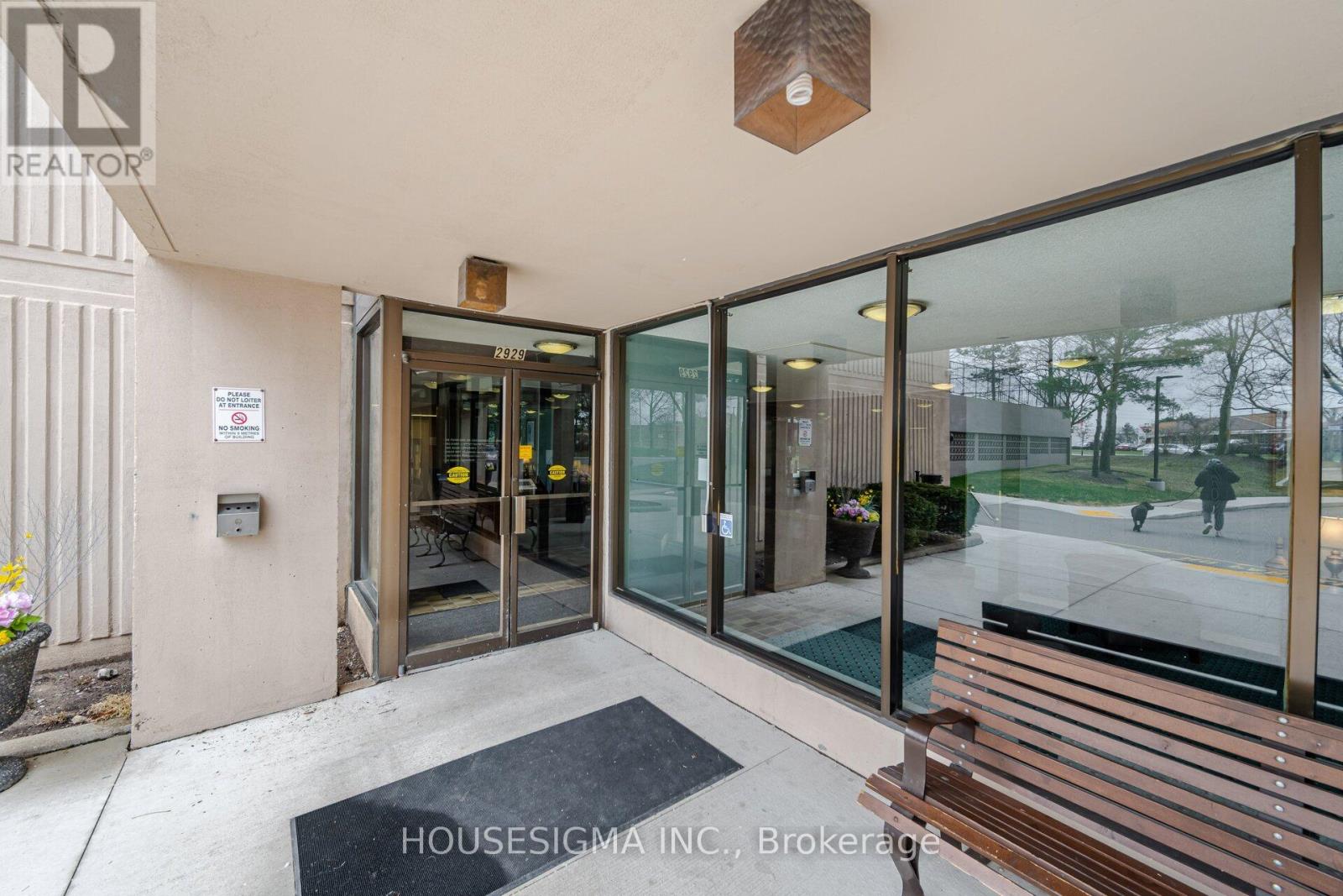 #408 2929 AQUITAINE AVENUE - 47