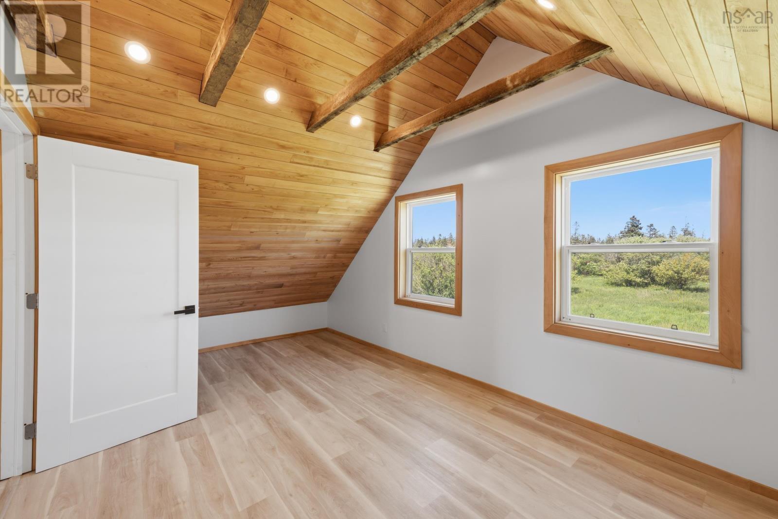 9323 Highway 217 - 24