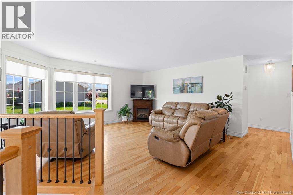 87 Manon Street - 11