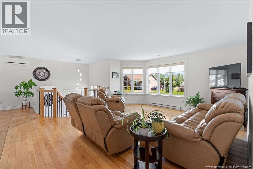 87 Manon Street - 12