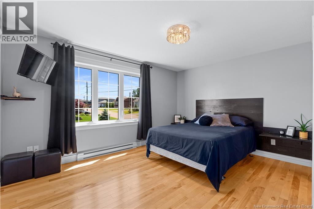 87 Manon Street - 14