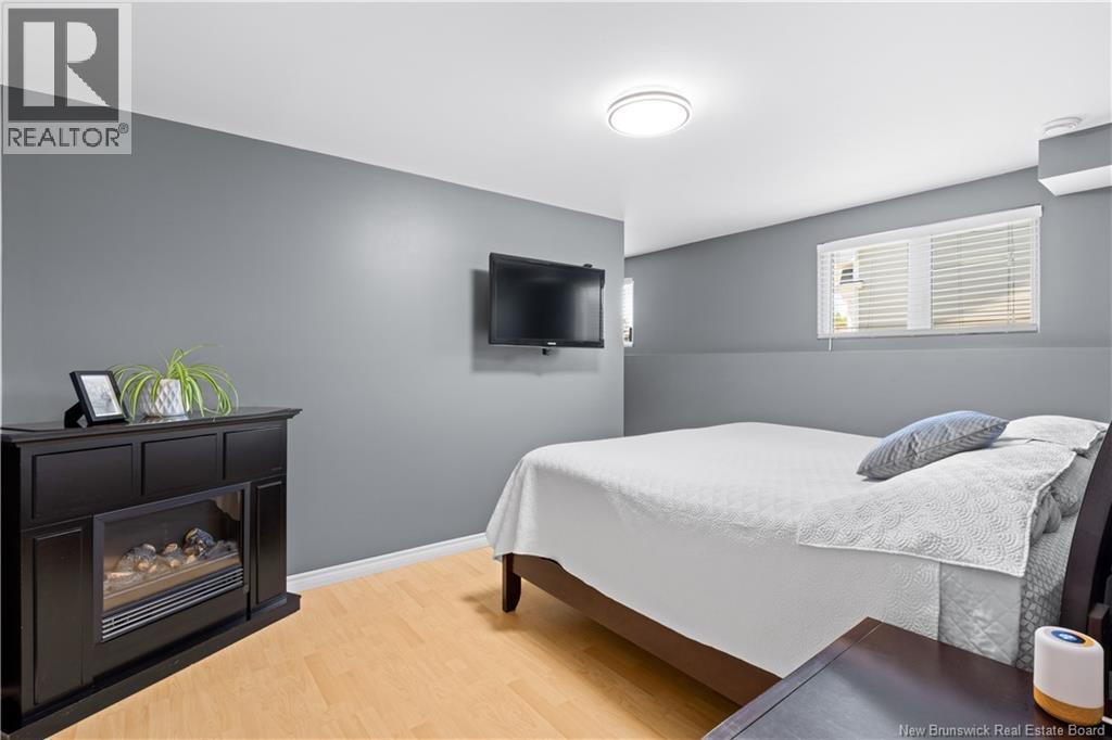 87 Manon Street - 26