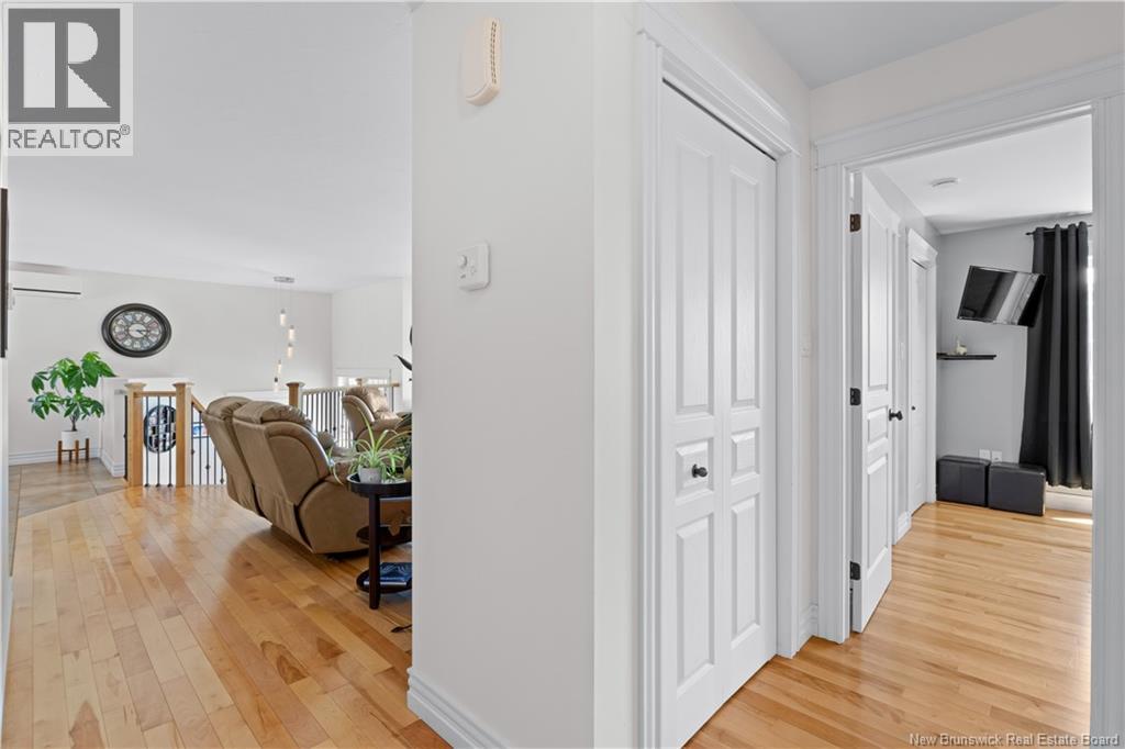 87 Manon Street - 13