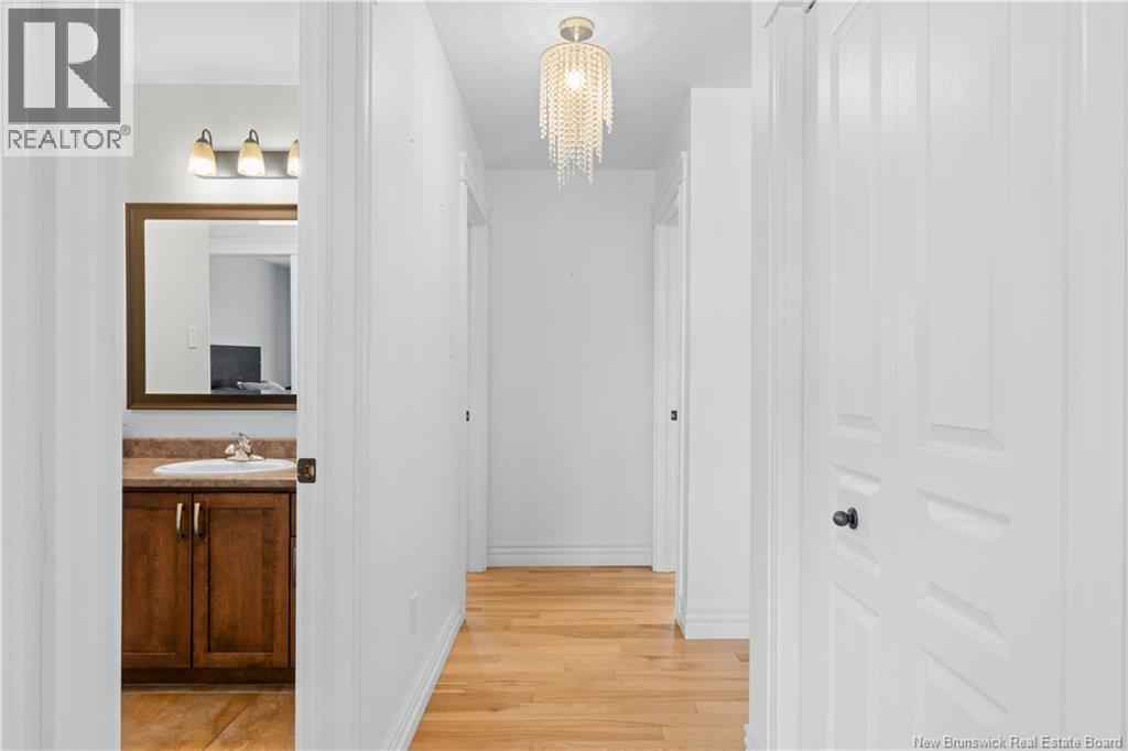 87 Manon Street - 17