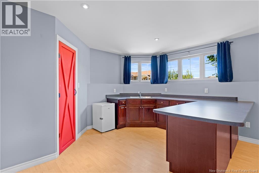 87 Manon Street - 28