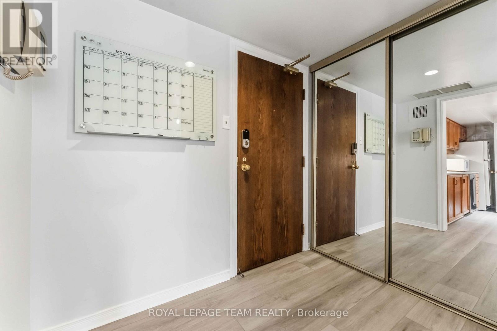 2 Bed, 2 Bath House for Sale in Ottawa – 301 – 7 KIPPEWA DRIVE, Ottawa – MLS# X13482486 - Image 10