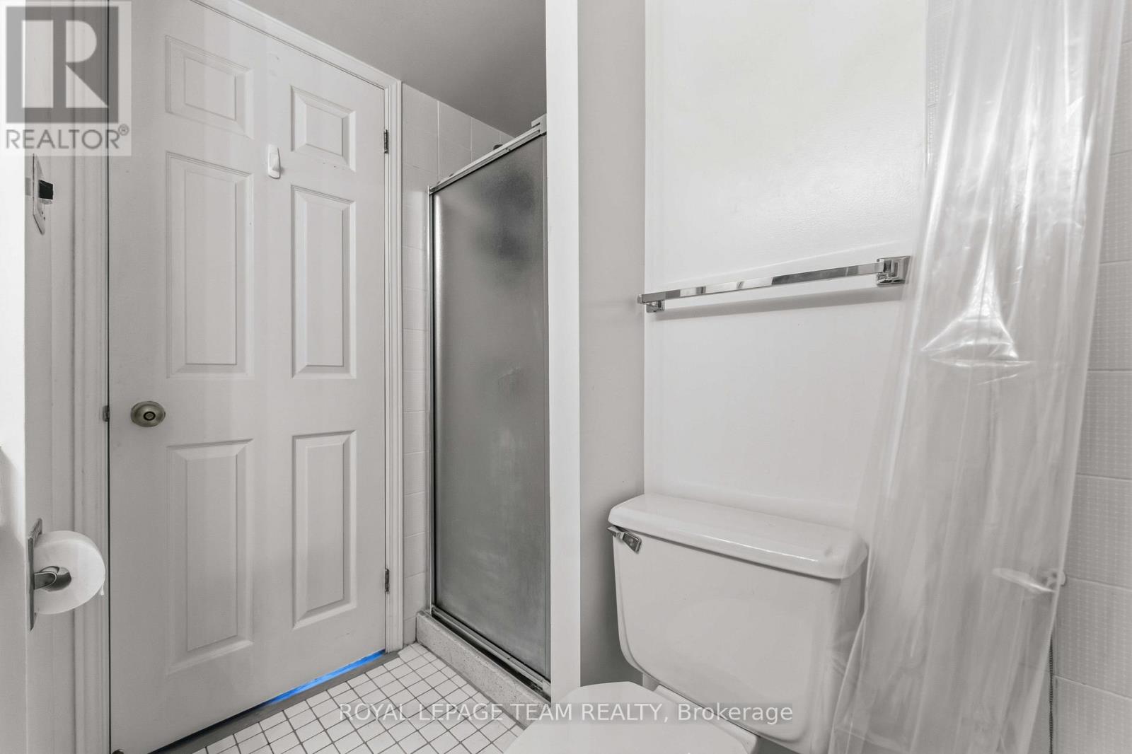 2 Bed, 2 Bath House for Sale in Ottawa – 301 – 7 KIPPEWA DRIVE, Ottawa – MLS# X13482486 - Image 36