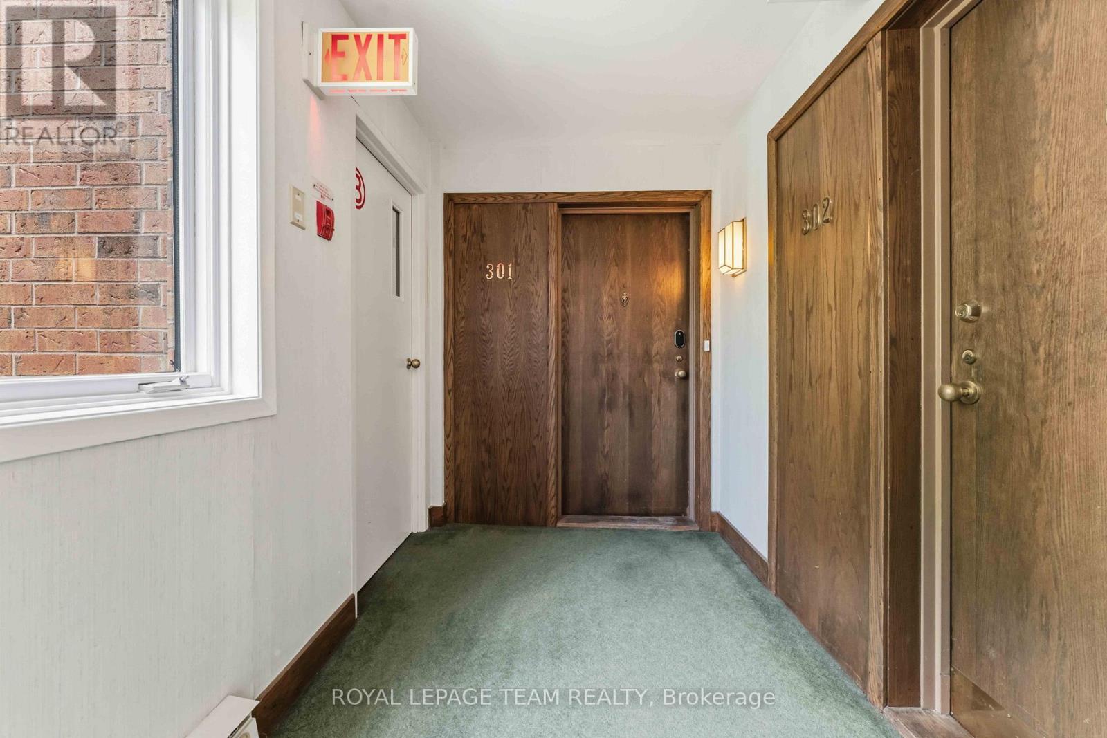 2 Bed, 2 Bath House for Sale in Ottawa – 301 – 7 KIPPEWA DRIVE, Ottawa – MLS# X13482486 - Image 9