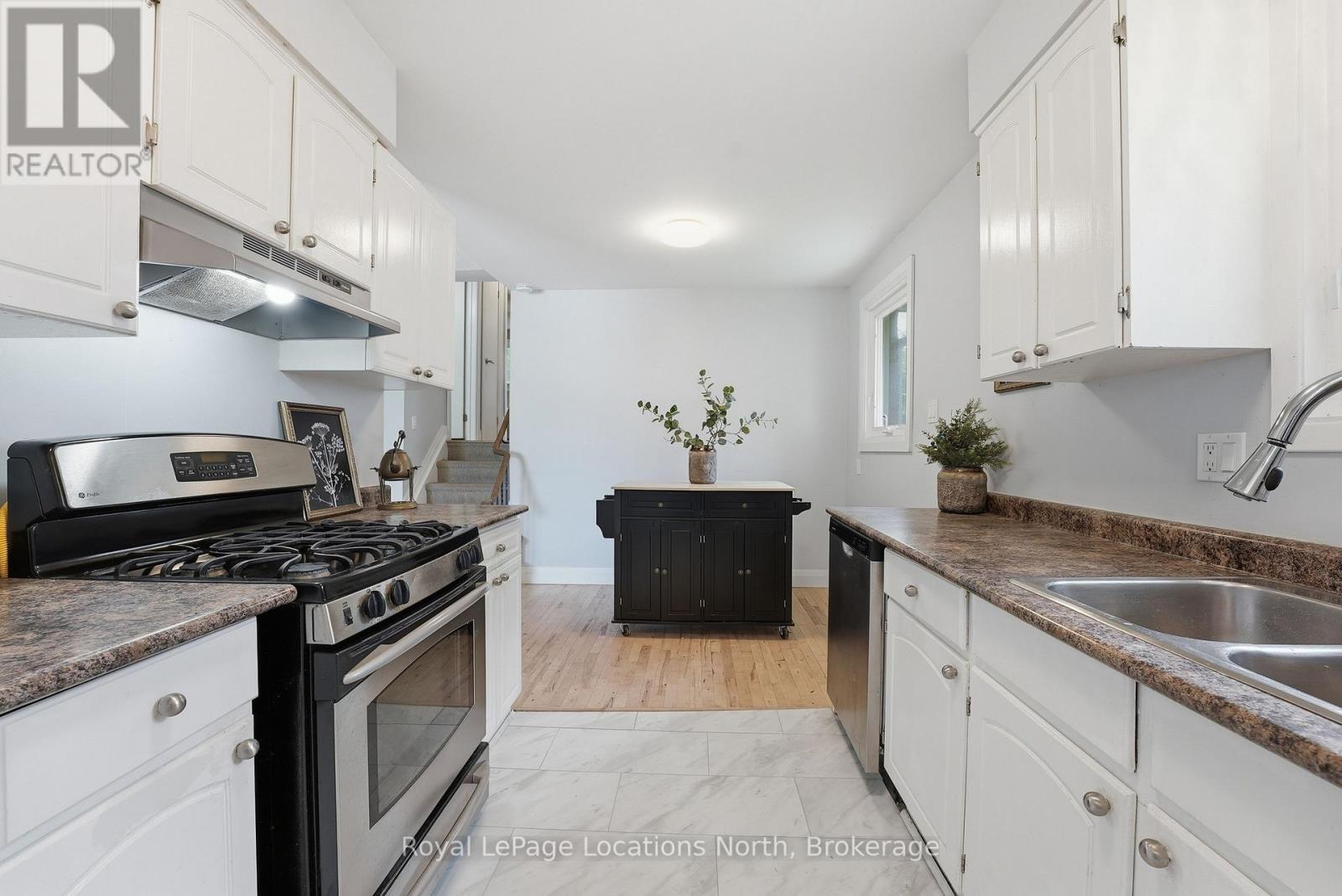 32 COURTICE CRESCENT - 13