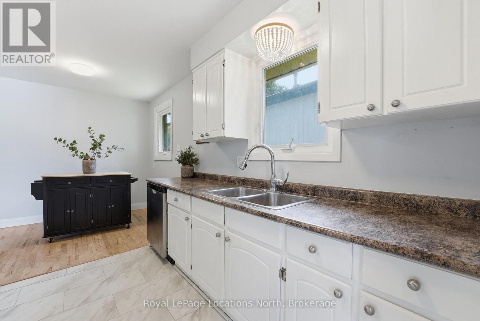 32 COURTICE CRESCENT - 14