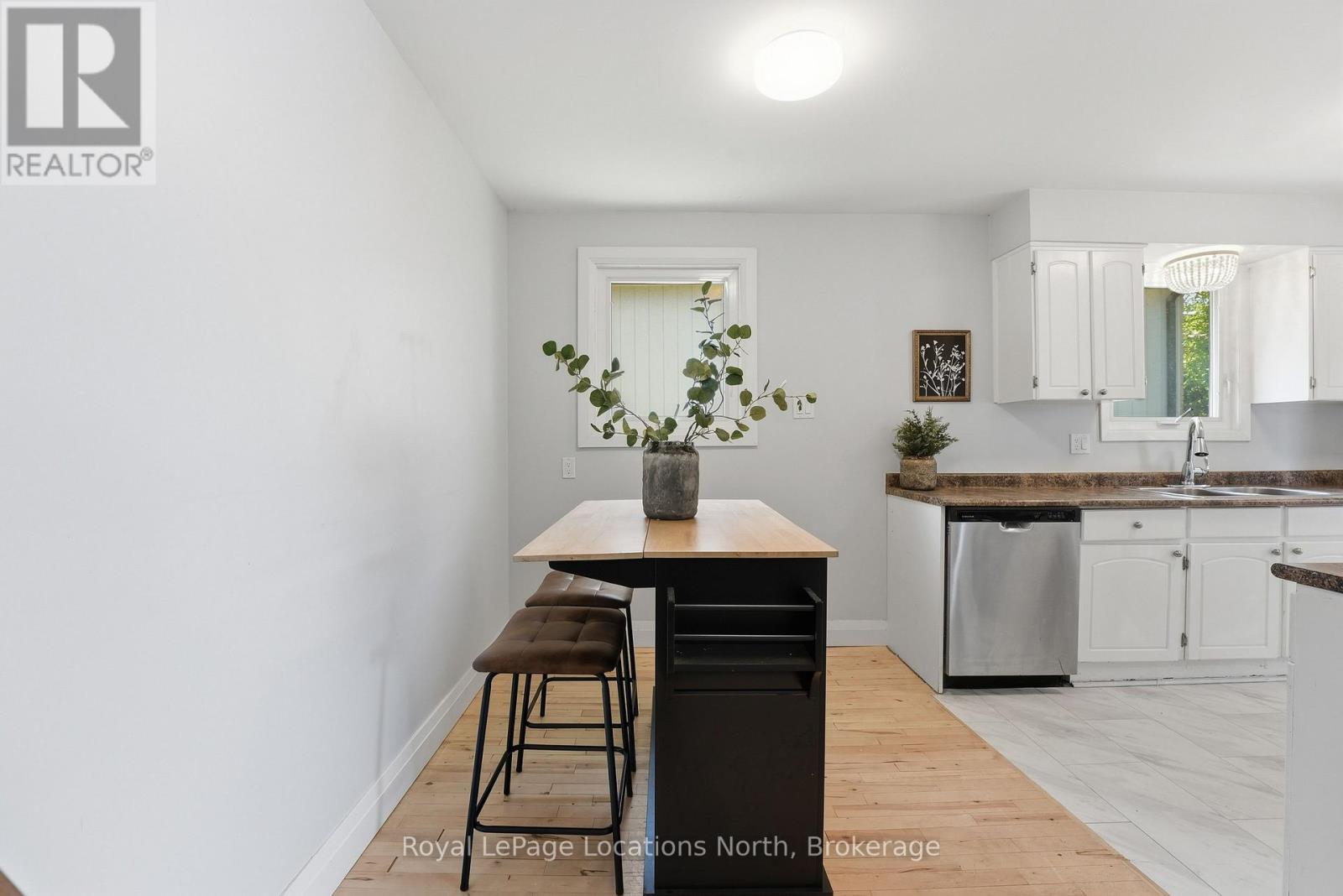 32 COURTICE CRESCENT - 17