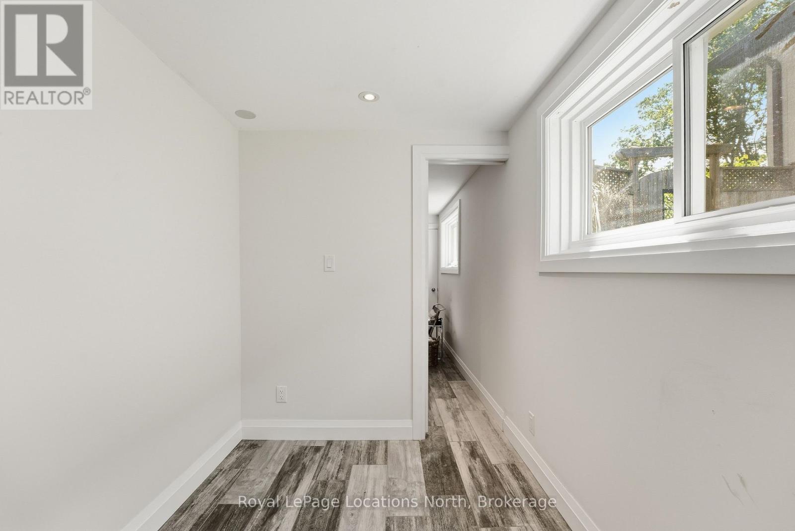 32 COURTICE CRESCENT - 30