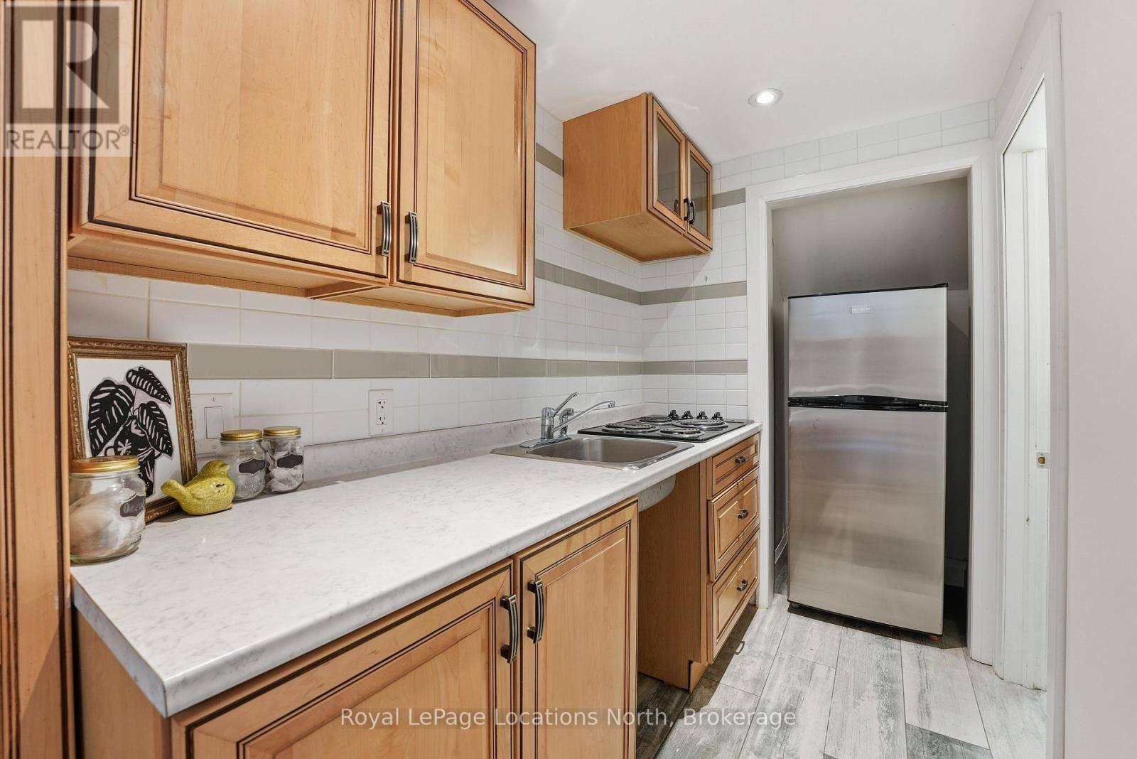 32 COURTICE CRESCENT - 31
