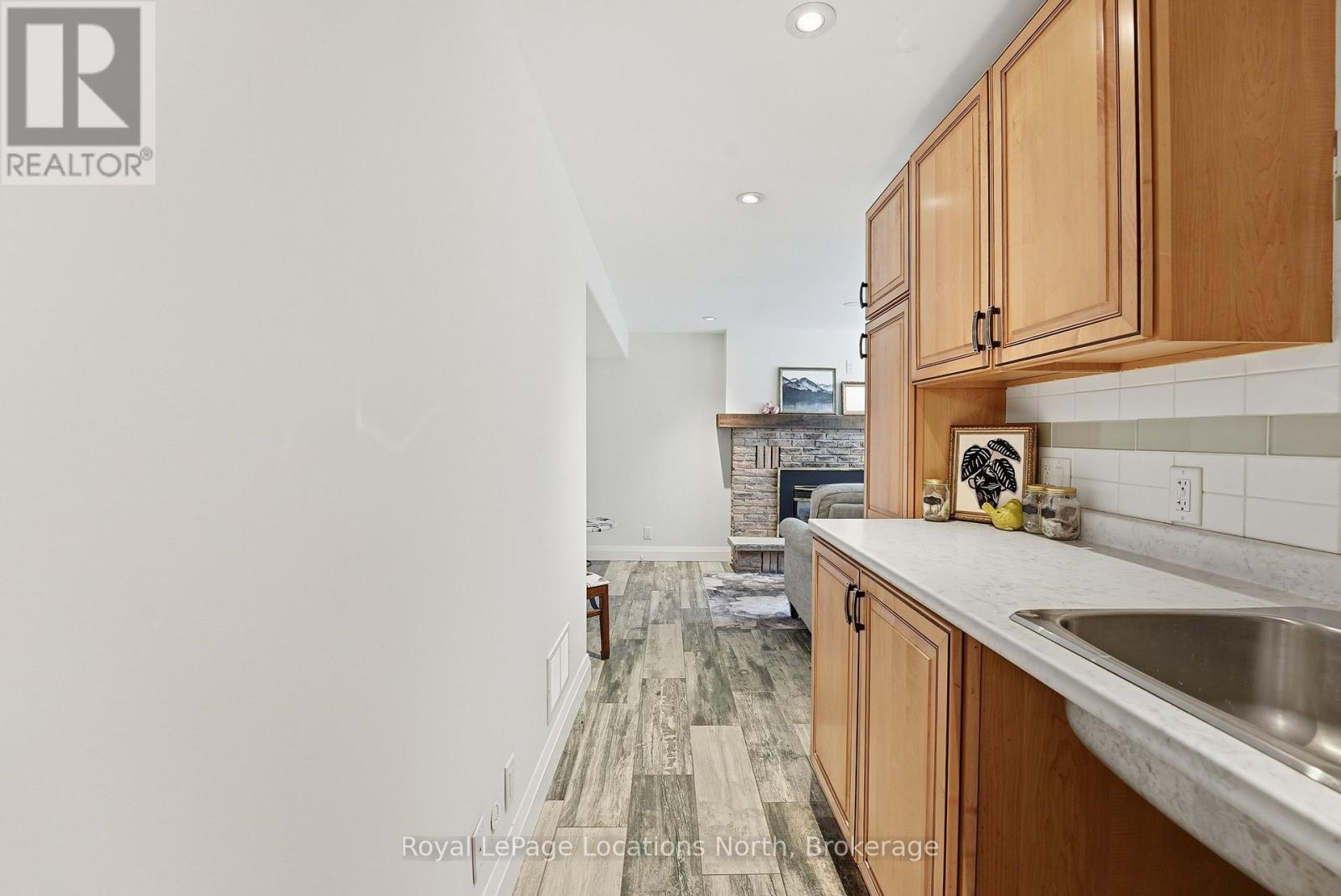 32 COURTICE CRESCENT - 32