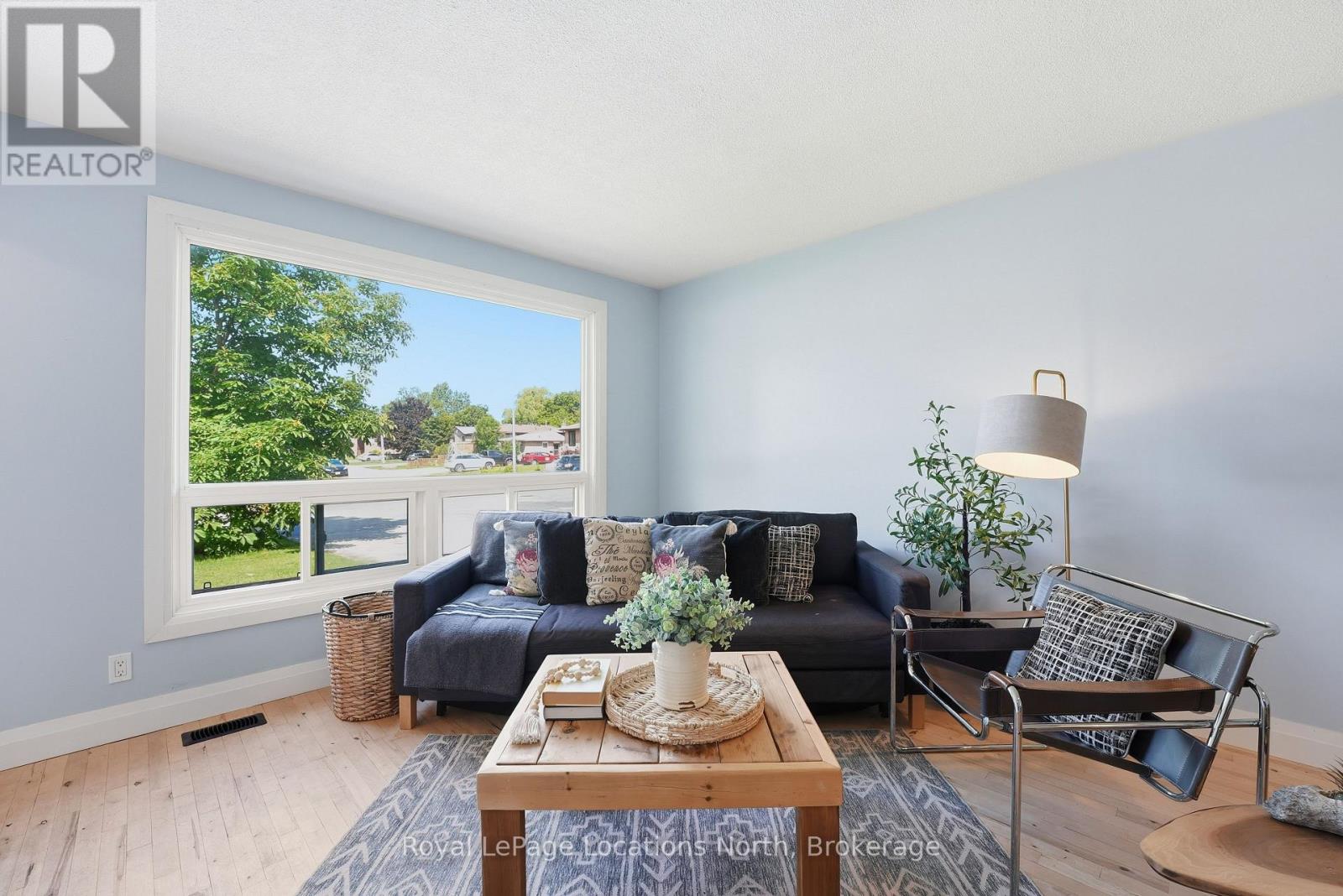 32 COURTICE CRESCENT - 6