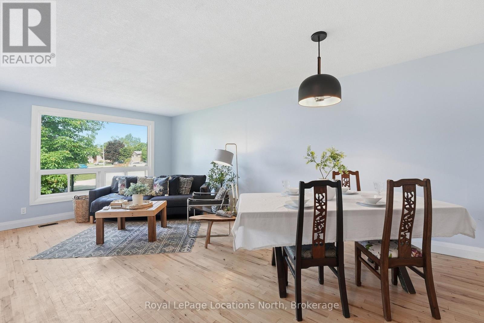 32 COURTICE CRESCENT - 7