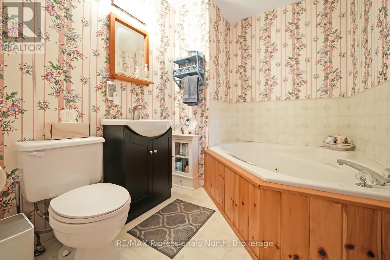 6198 HALIBURTON LAKE ROAD - 12