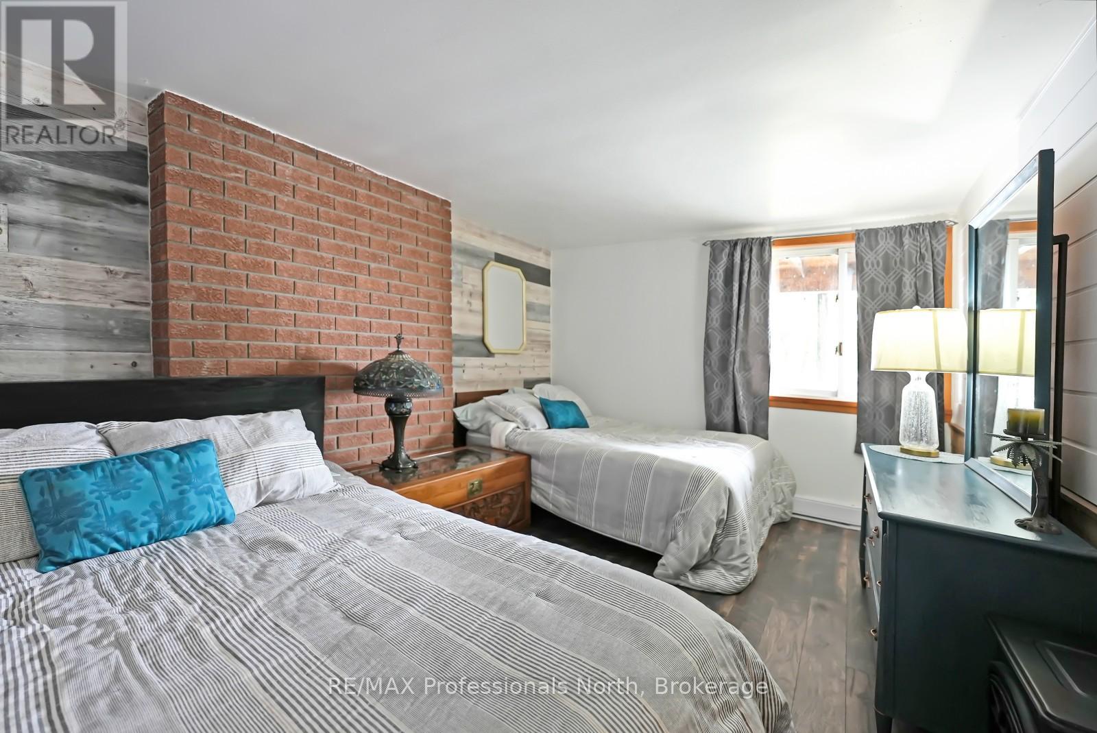 6198 HALIBURTON LAKE ROAD - 29