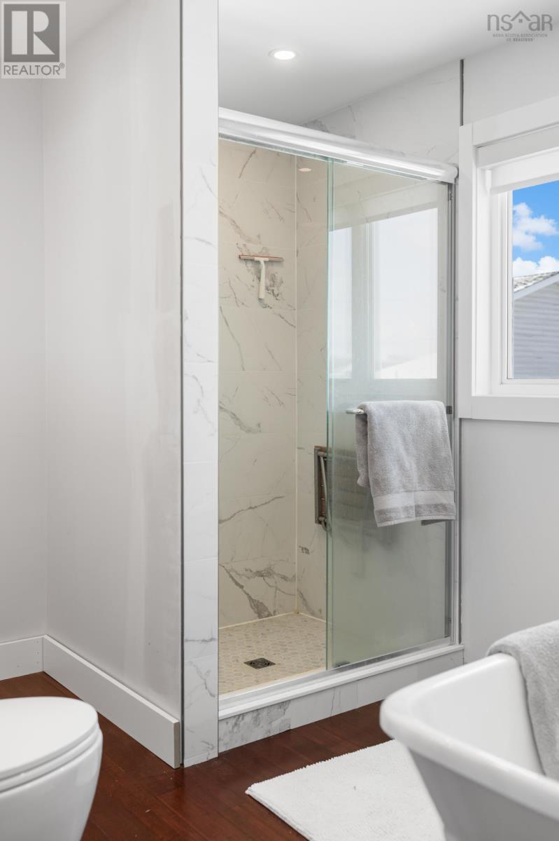 1454 Terence Bay Road - 30