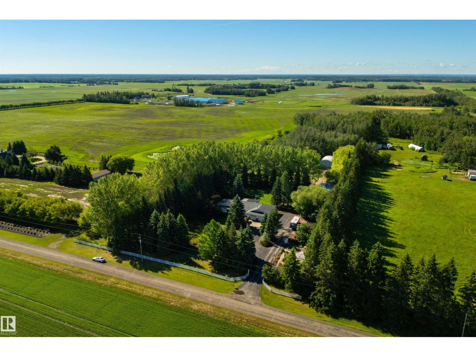 27113 TWP RD 522 - 1