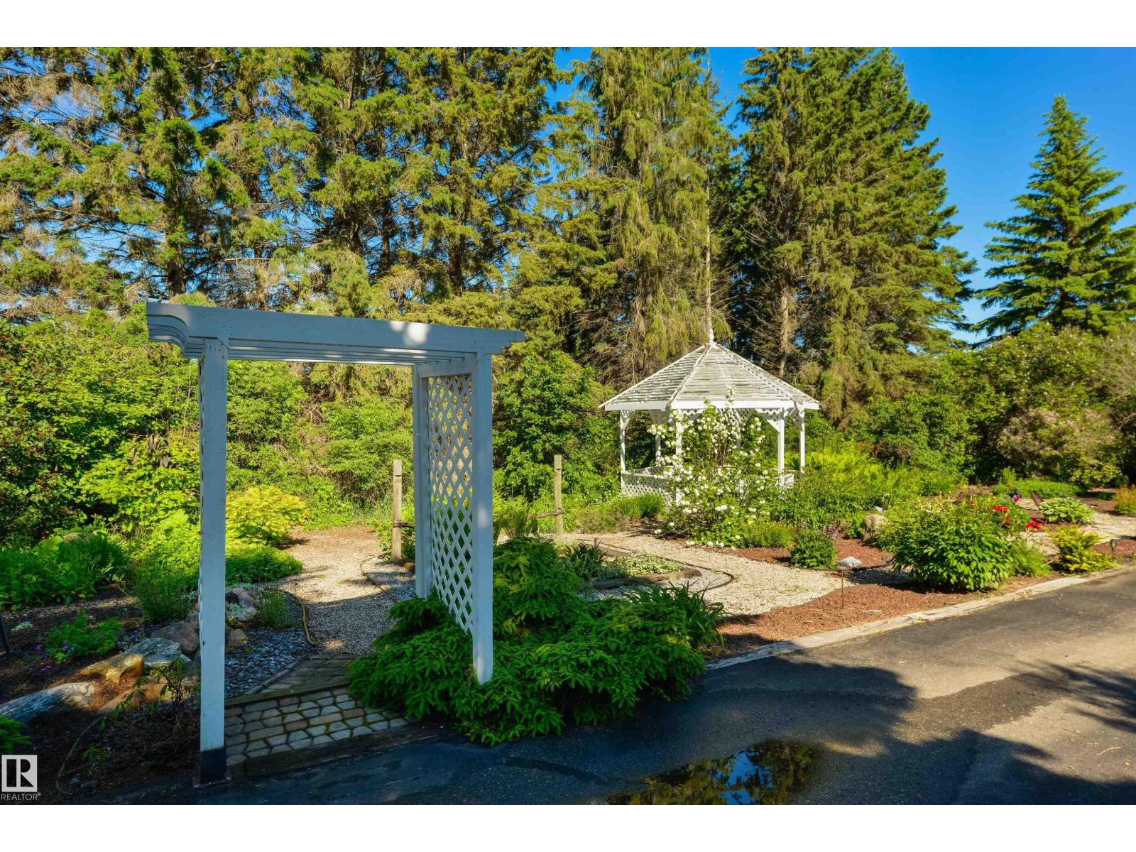 27113 TWP RD 522 - 62
