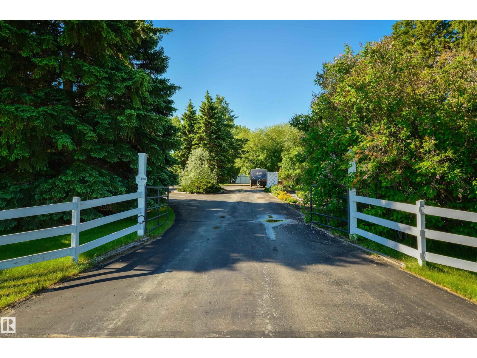 27113 TWP RD 522 - 63