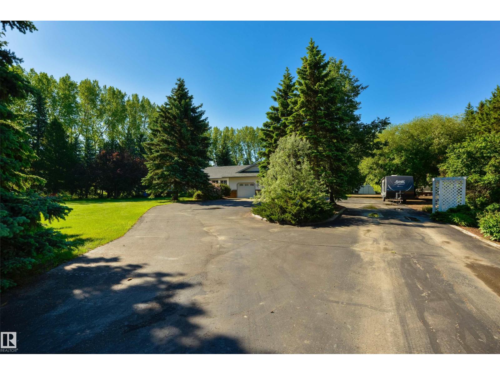 27113 TWP RD 522 - 64