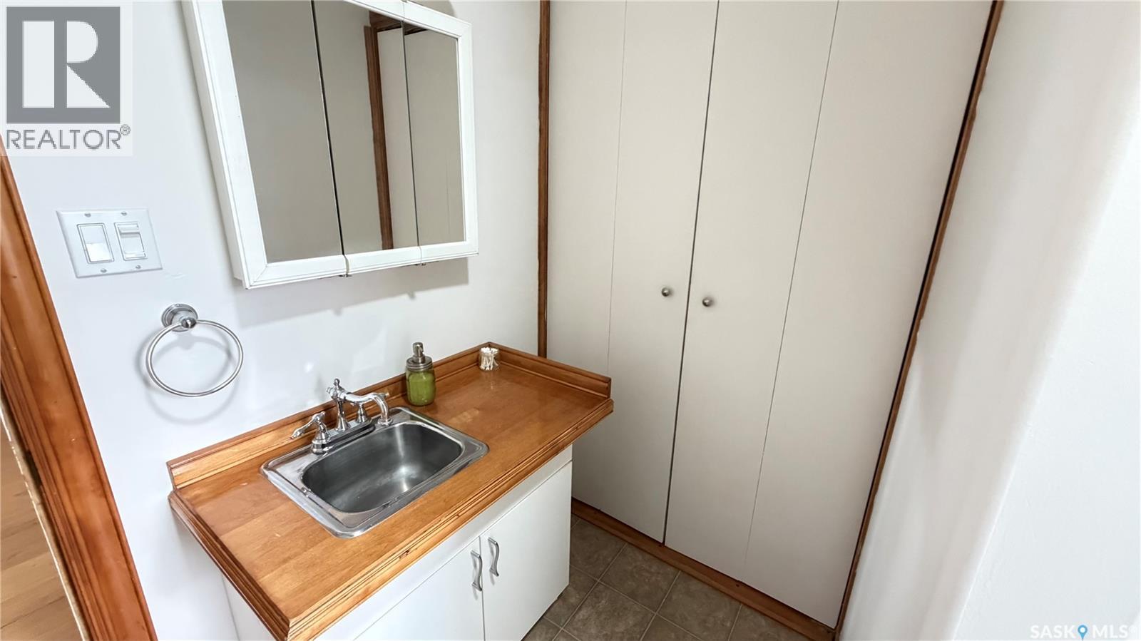103 Walsh STREET — photo 33