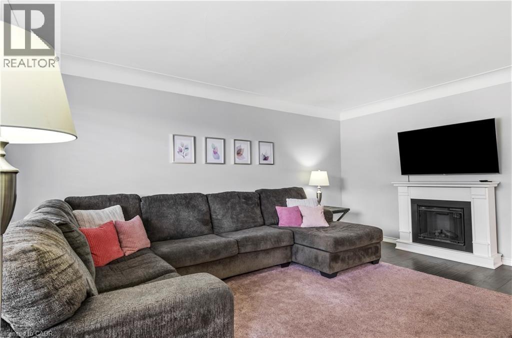 4-bedroom home for sale at 605 GREY Street, Brantford ON · photo 12 of 42