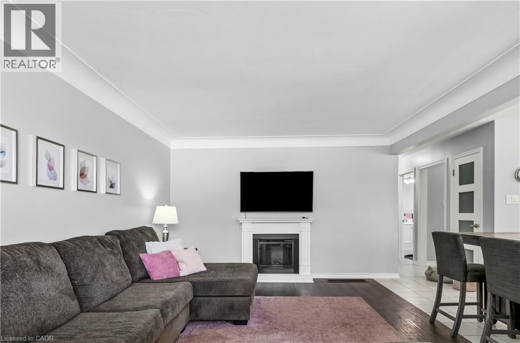 4-bedroom home for sale at 605 GREY Street, Brantford ON · photo 13 of 42