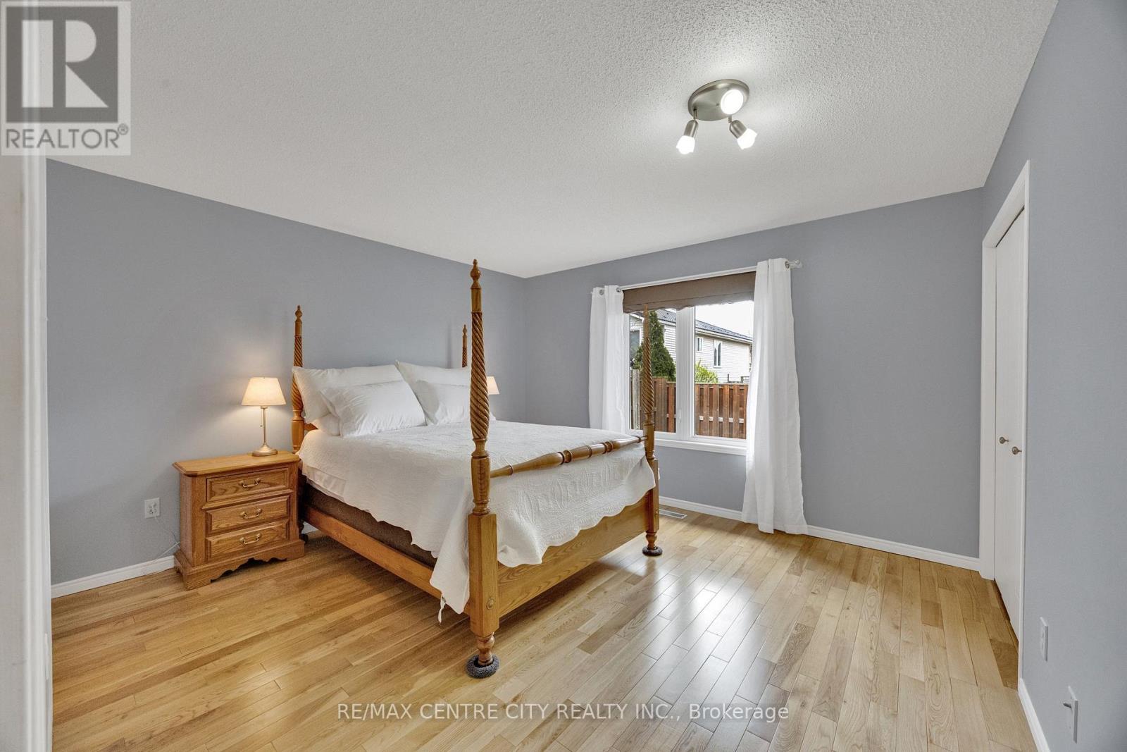 #21 861 SHELBORNE STREET - 25