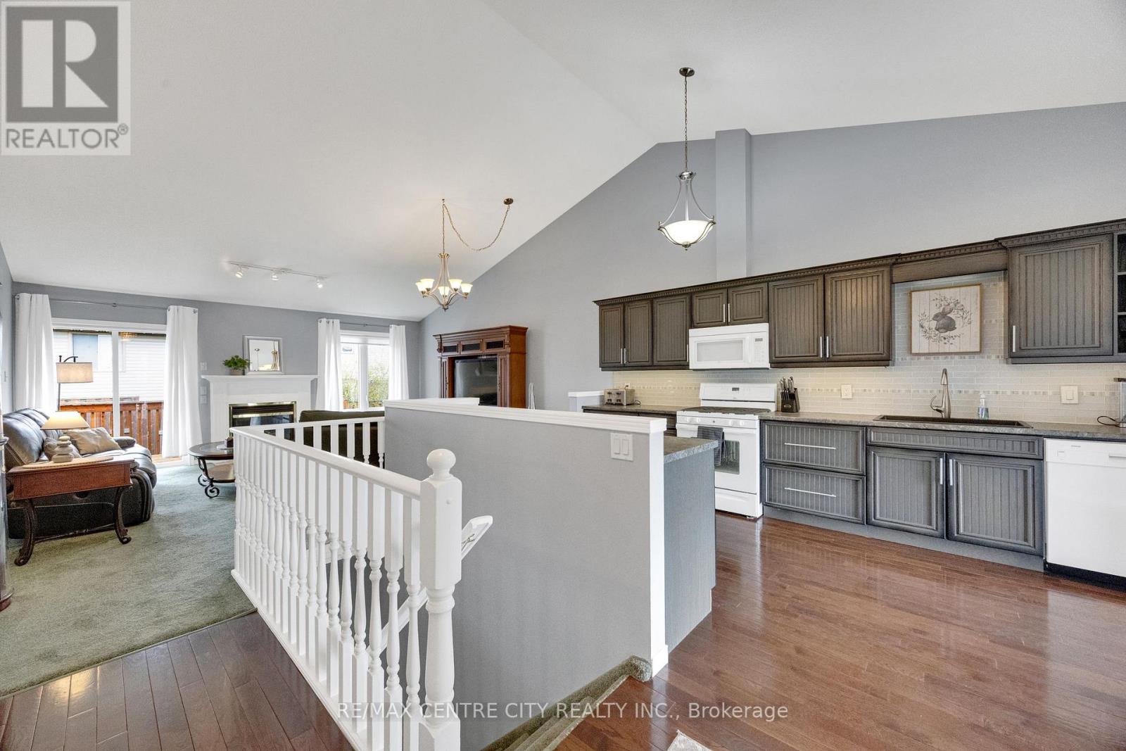 #21 861 SHELBORNE STREET - 9