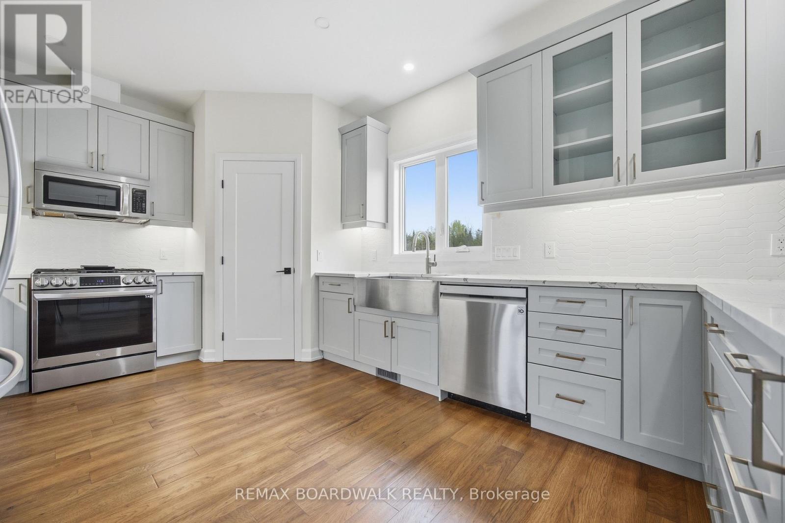 447 CHURCHILL ROAD - 10