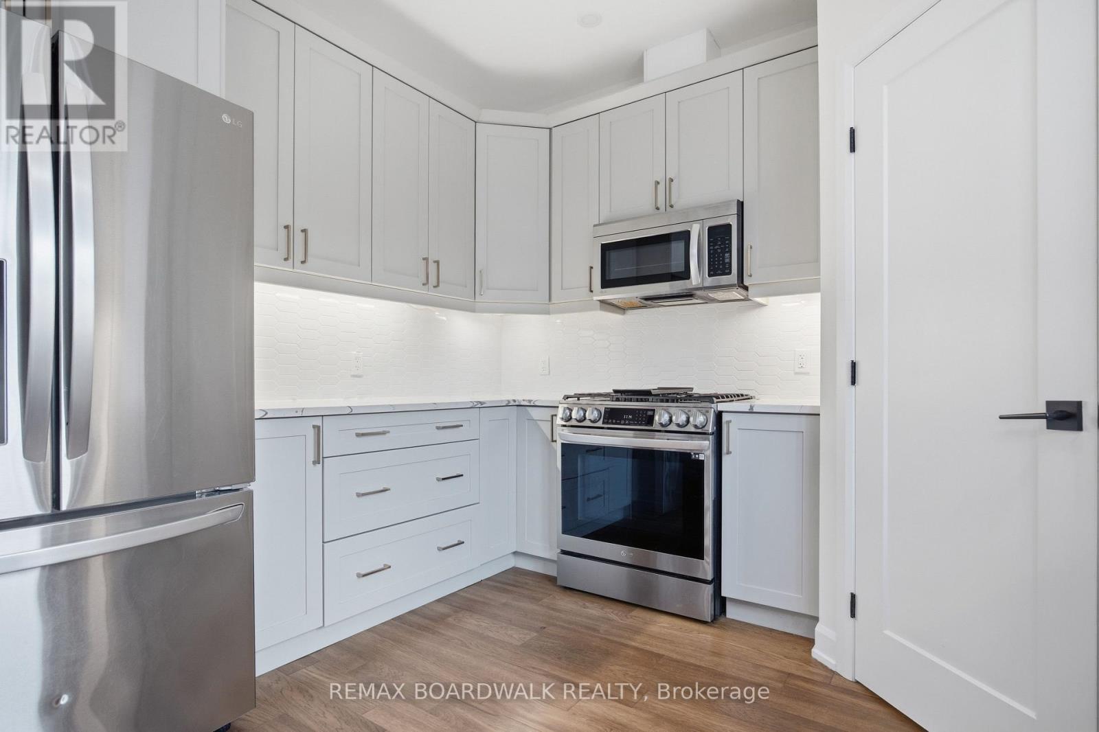 447 CHURCHILL ROAD - 11