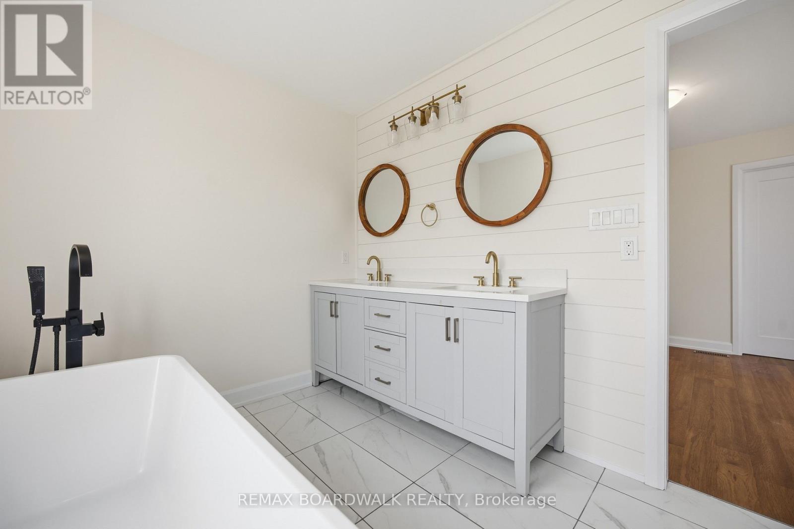 447 CHURCHILL ROAD - 19